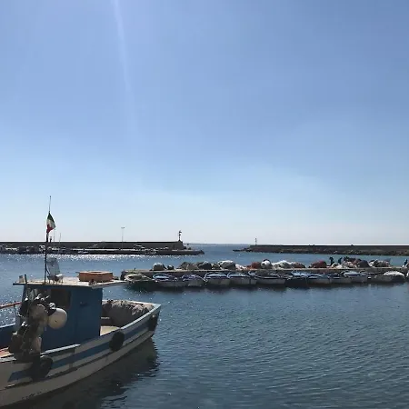 Attico In Riva Al Mare 公寓 *